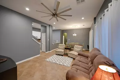 746 San Jacinto Circle, Baytown, TX 77521 - Photo 2
