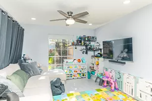 7965 Kendalia Dr, Houston, TX 77036 - Photo 4