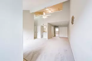 10811 Richmond Ave, Houston, TX 77042 - Photo 14