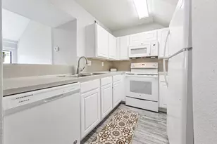 10811 Richmond Ave, Houston, TX 77042 - Photo 22