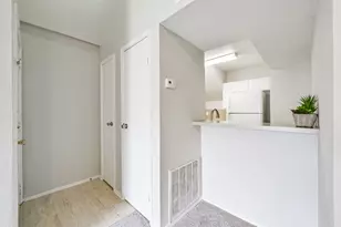 10811 Richmond Ave, Houston, TX 77042 - Photo 18