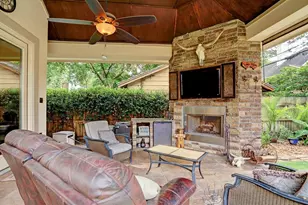 1611 Lynnview Dr, Houston, TX 77055 - Photo 8