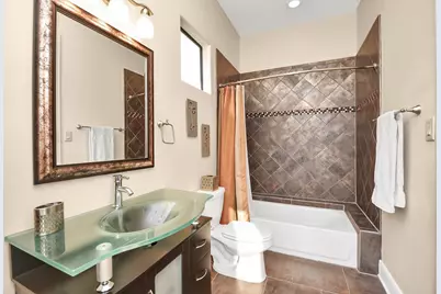 1611 Lynnview Drive, Houston, TX 77055 - Photo 44