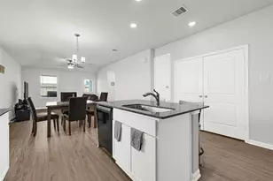 5325 Basquiat Dr, Houston, TX 77048 - Photo 8