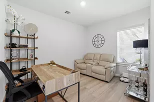 16687 Sterling Clf St, Conroe, TX 77302 - Photo 2
