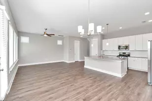 2703 Brown Lk St, Houston, TX 77008 - Photo 10