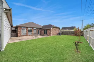 2009 Amado Ln, League City, TX 77573 - Photo 12