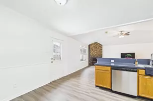 9217 Mohawk Dr, La Porte, TX 77571 - Photo 12