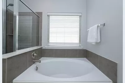 19 Canterborough Place, Tomball, TX 77375 - Photo 24