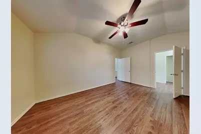 3902 Mattingham Drive, Houston, TX 77066 - Photo 8