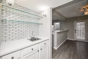 3901 Woodchase Dr, Houston, TX 77042 - Photo 8