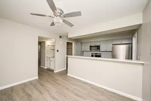 3901 Woodchase Dr, Houston, TX 77042 - Photo 6