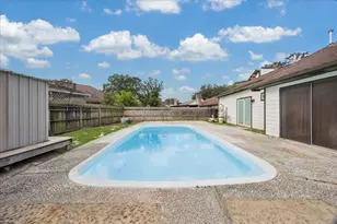 5611 Water Leaf Ln, Houston, TX 77088 - Photo 22