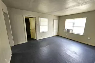 1133 5th Ave N, Texas City, TX 77590 - Photo 2