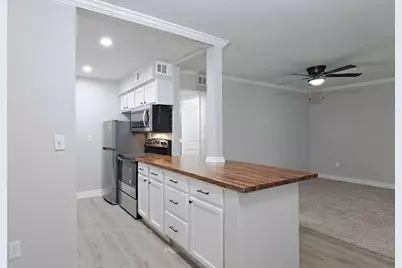 132 Oyster Creek Drive #14, Lake Jackson, TX 77566 - Photo 2