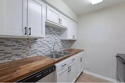 132 Oyster Creek Drive #14, Lake Jackson, TX 77566 - Photo 4