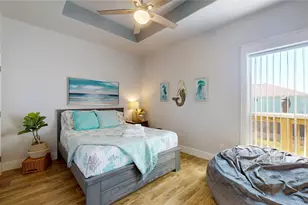 957 Alberdie Dr, Crystal Beach, TX 77650 - Photo 16