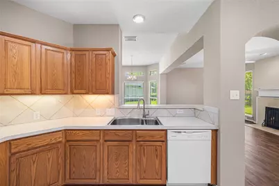 7238 Welshwood Lane, Sugar Land, TX 77479 - Photo 18