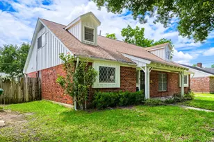 8927 Langdon Ln, Houston, TX 77036 - Photo 4
