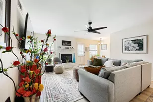 8927 Langdon Ln, Houston, TX 77036 - Photo 10
