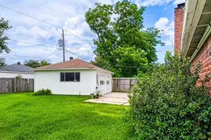 8927 Langdon Ln, Houston, TX 77036 - Photo 32