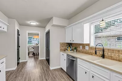 7911 Heathrow Lane, Spring, TX 77379 - Photo 8