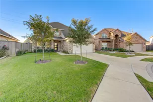 30243 Twisting Springs Dr, Brookshire, TX 77423 - Photo 2