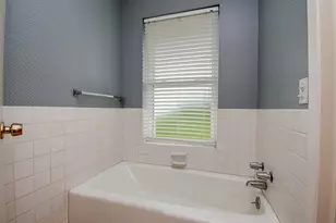 748 W Bayshore Dr, Palacios, TX 77465 - Photo 24