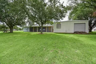 748 W Bayshore Dr, Palacios, TX 77465 - Photo 46