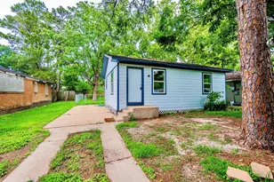529 S Illinois Ave, League City, TX 77573 - Photo 2