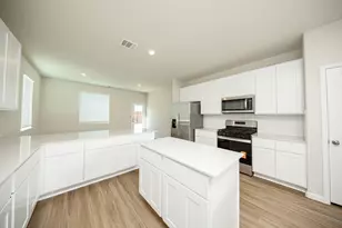 15619 Buffalo Mdw Ct, Houston, TX 77090 - Photo 2