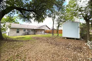 5763 Westover St, Houston, TX 77033 - Photo 18