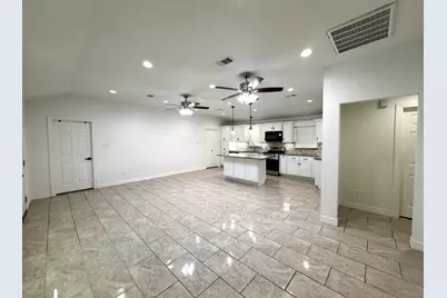 5763 Westover Street, Houston, TX 77033 - Photo 8