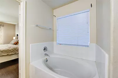 10202 Middleglen Lane, Houston, TX 77034 - Photo 14