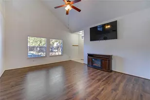 10202 Middleglen Ln, Houston, TX 77034 - Photo 4