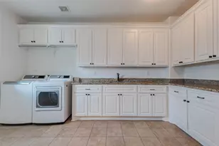 5410 Valerie St, Bellaire, TX 77401 - Photo 32