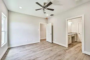 420 Ave B, La Marque, TX 77564 - Photo 10