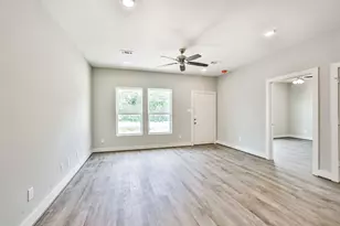 420 Ave B, La Marque, TX 77564 - Photo 2