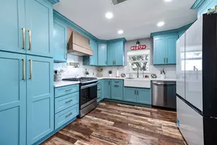 325 Ling St, Bayou Vista, TX 77563 - Photo 6