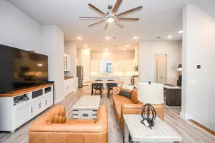 1952 Purswell Rd, Houston, TX 77055 - Photo 12