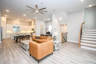 1952 Purswell Rd, Houston, TX 77055 - Photo 10