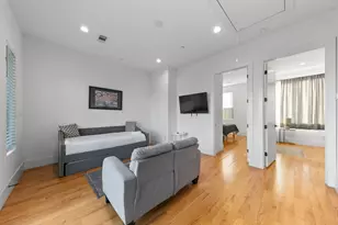 606 Oakley St, Houston, TX 77006 - Photo 32