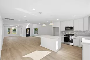 211 N Jenkins St, Houston, TX 77003 - Photo 10