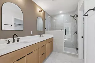 211 N Jenkins St, Houston, TX 77003 - Photo 14