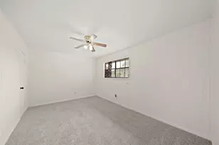 5 Dallas Ct, Angleton, TX 77515 - Photo 8