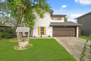 5 Dallas Ct, Angleton, TX 77515 - Photo 1