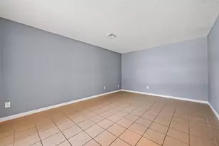6715 Greenvale Ln, Houston, TX 77066 - Photo 4