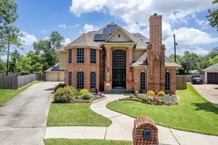 419 Oak Haven St, Baytown, TX 77520 - Photo 2