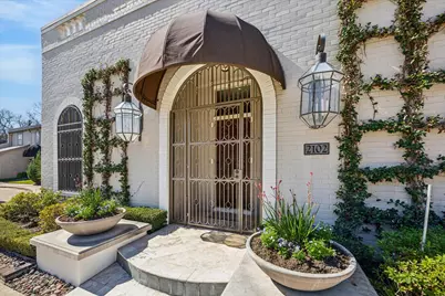 2102 Canongate Drive, Houston, TX 77056 - Photo 2