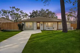 4218 T C Jester Blvd, Houston, TX 77018 - Photo 2